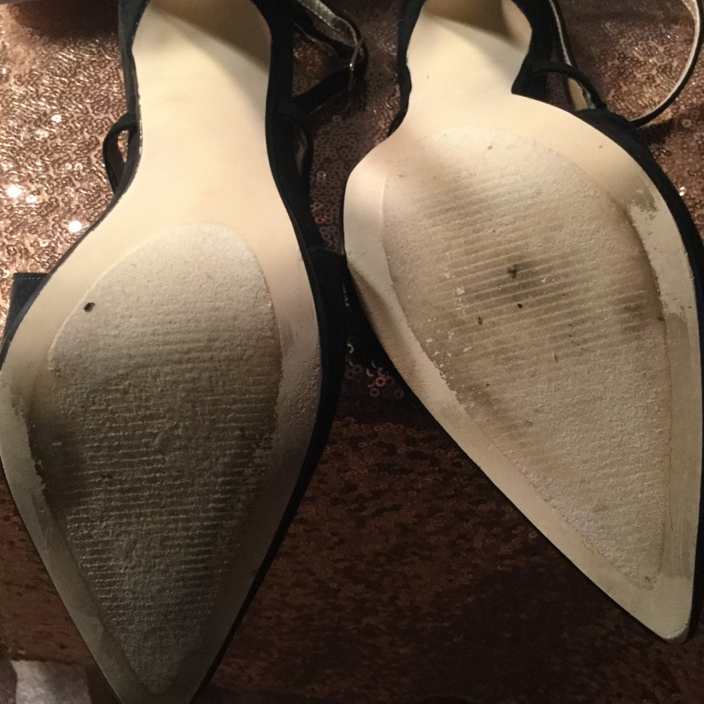 “Isabelle” Pumps - Picture 4 of 5